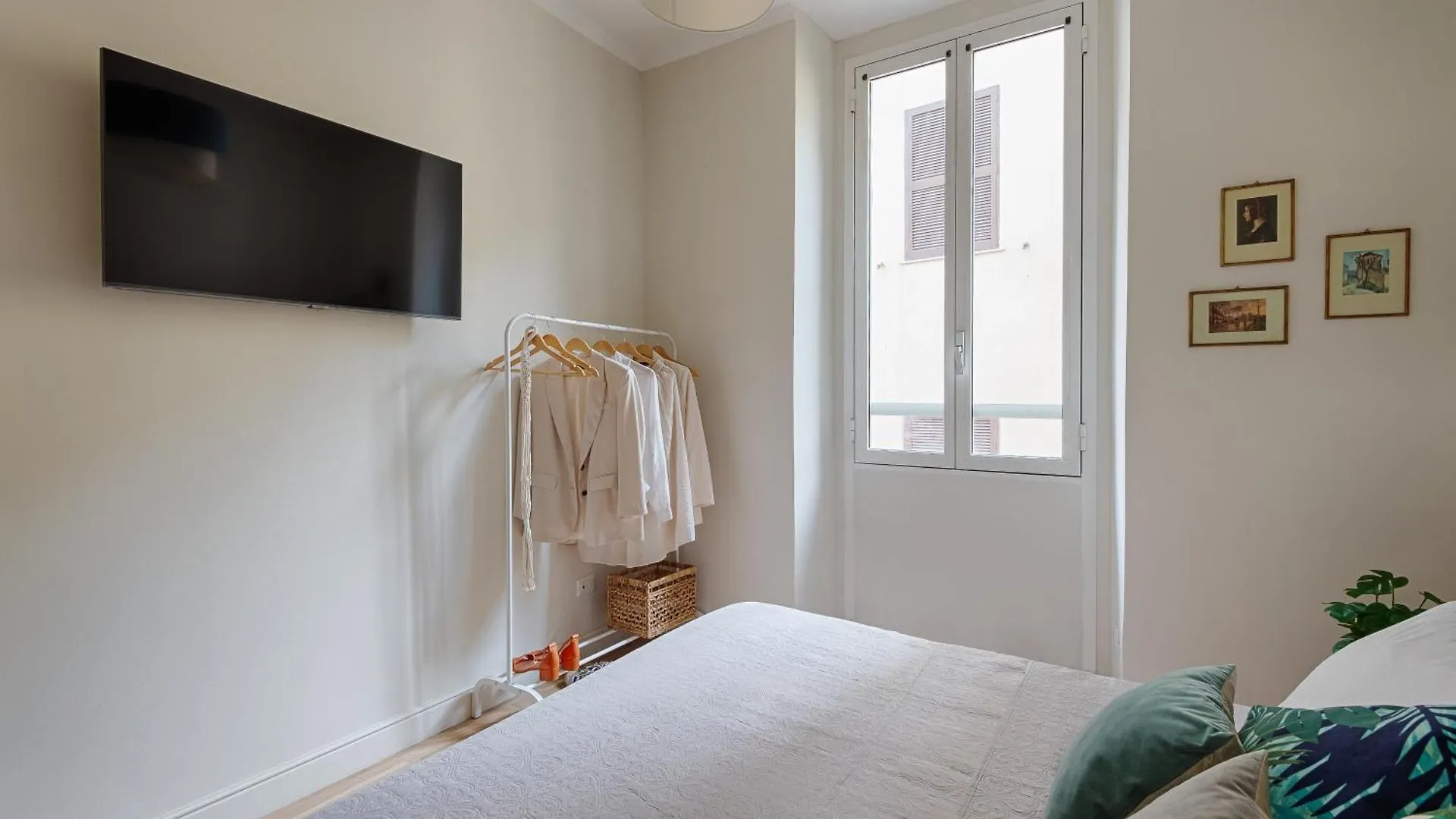 Cattaneo Monti Delizioso E Nuovissimo Appartamento Rome Apartment